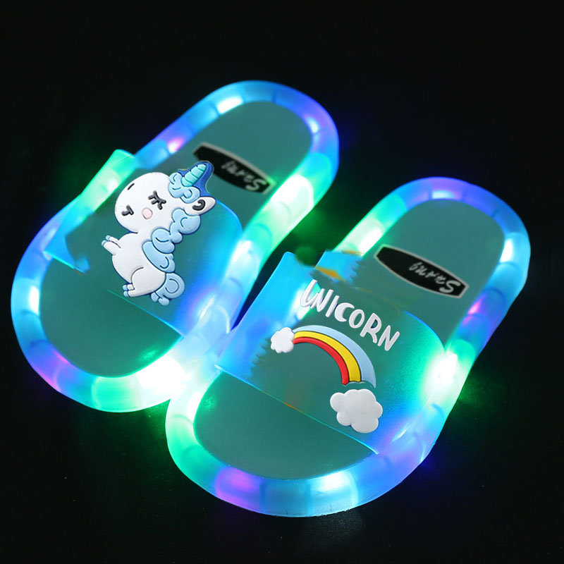 🦄 Chaussons Magique LED Licorne